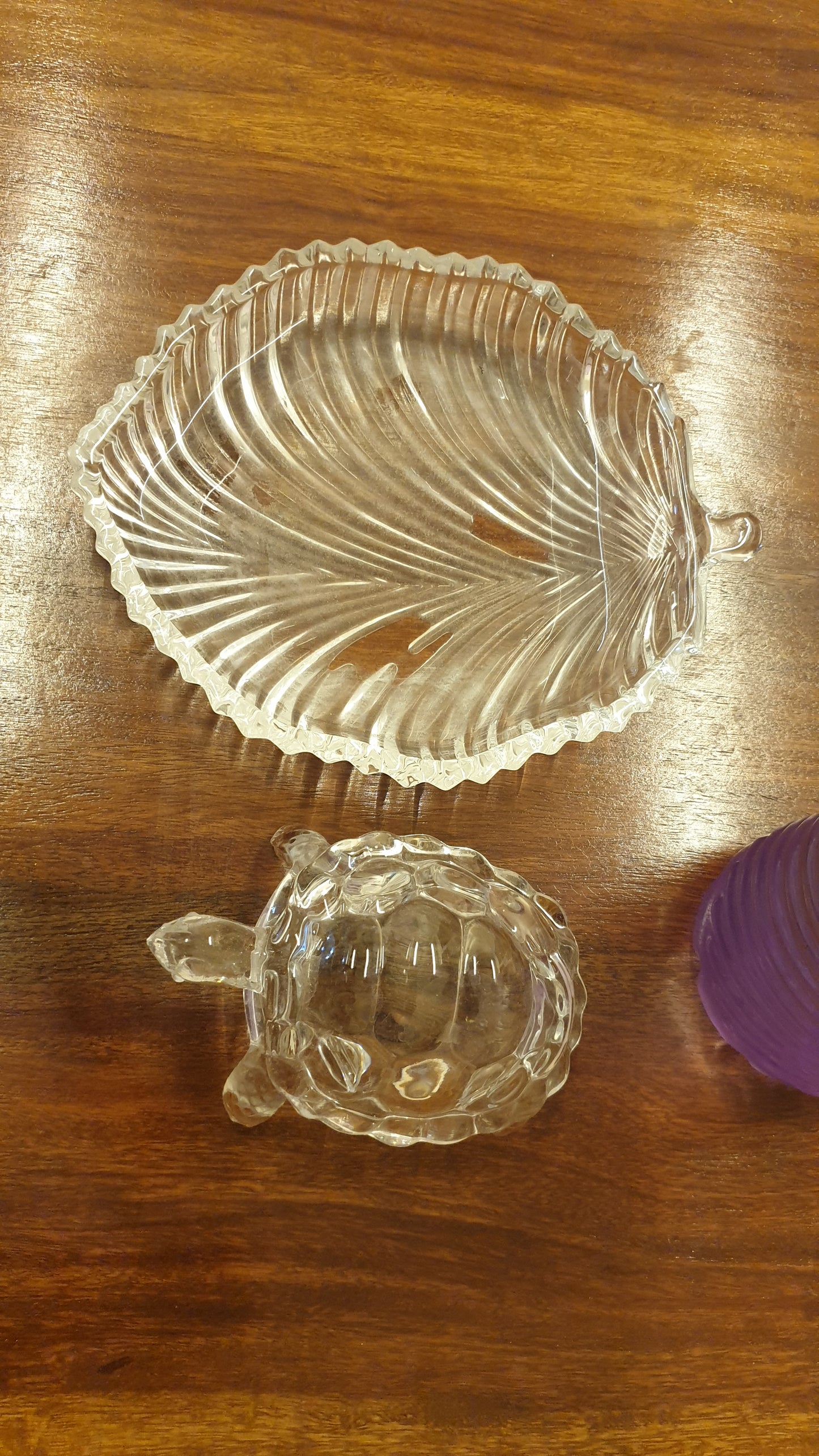 Glass Turtle with Leaf-Shaped Glass Plate | Good Luck & Prosperity Showpiece for Home, Office & Gifting | Decorative Vastu Tortoise