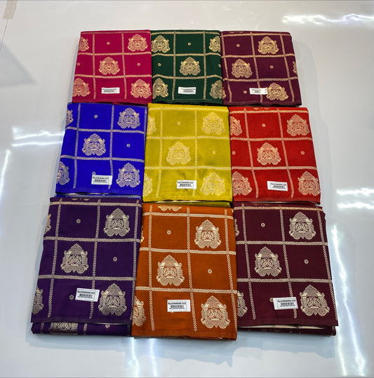 VAMAAR Trendy Borderless Silk Saree – Traditional Buttas, Checks Weave & Rich Zari Pallu