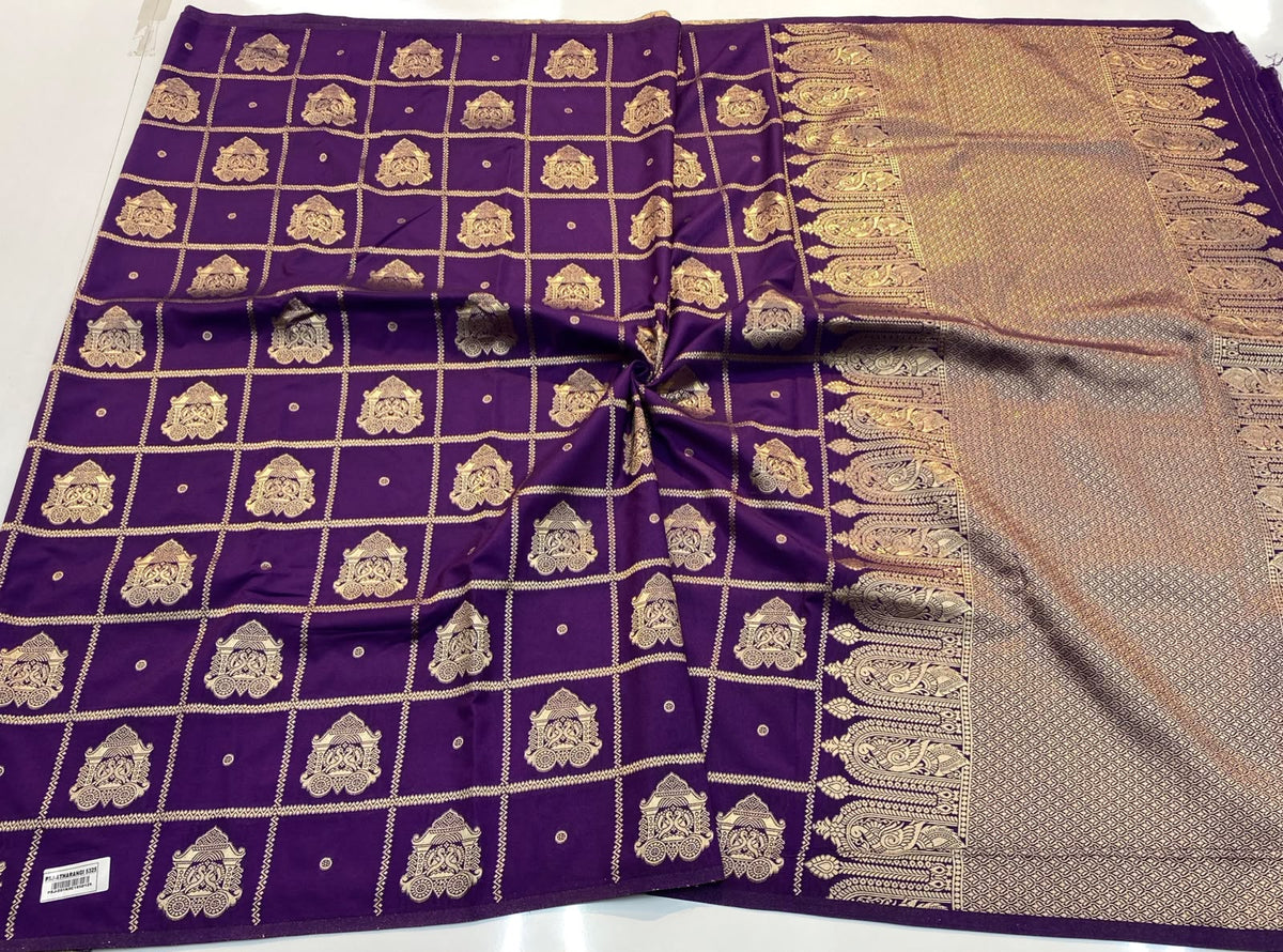 VAMAAR Trendy Borderless Silk Saree – Traditional Buttas, Checks Weave & Rich Zari Pallu