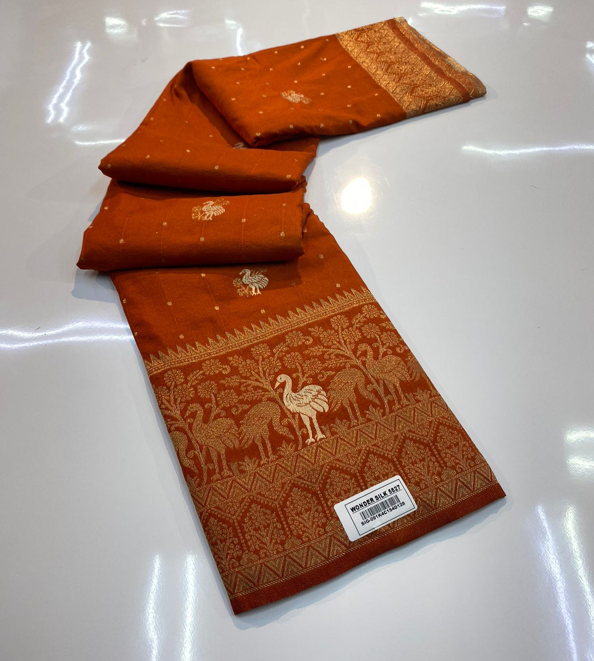 VAMAAR Premium Wonder Silk Saree – Full Gold Zari Weave with Rich Contrast Pallu & Blouse