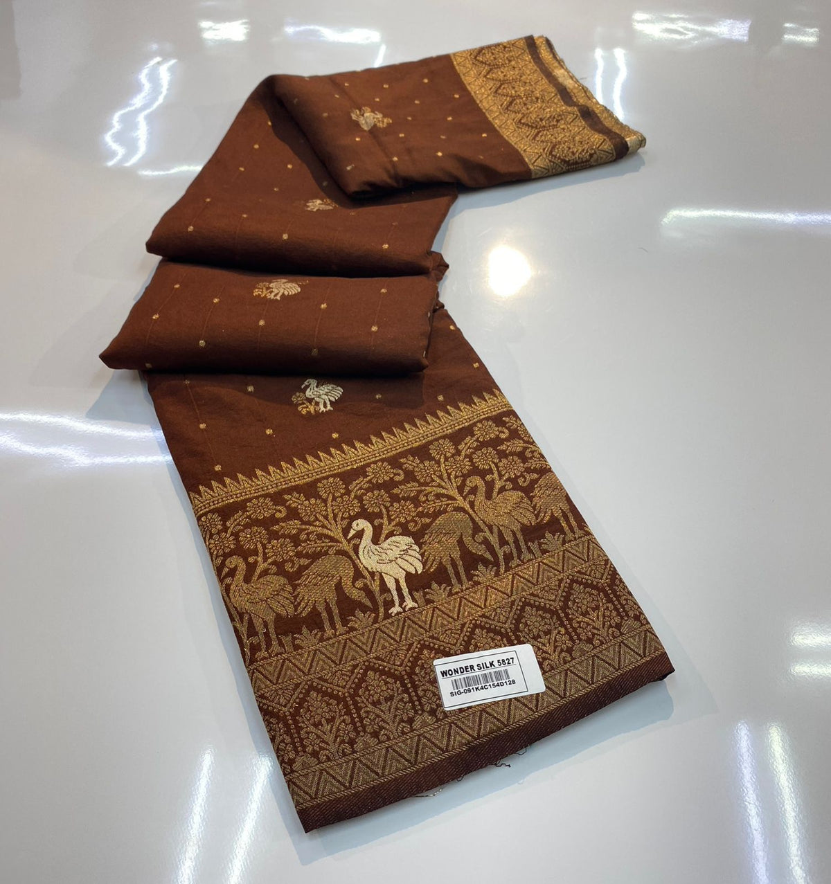 VAMAAR Premium Wonder Silk Saree – Full Gold Zari Weave with Rich Contrast Pallu & Blouse