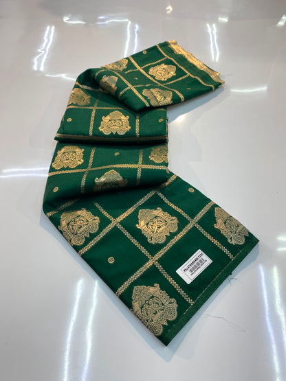 VAMAAR Trendy Borderless Silk Saree – Traditional Buttas, Checks Weave & Rich Zari Pallu
